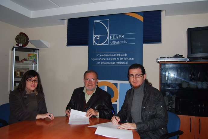 Firma de convenio entre Feaps Andalucía y el Cangrejo Pistolero Ediciones