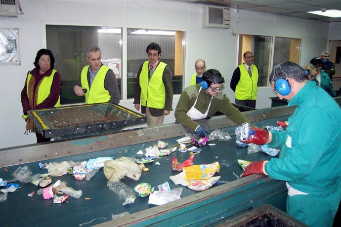 11:30Centro Entorno, C/ Concejo, 7, Candina, Santander El consejero de Medio Amb
