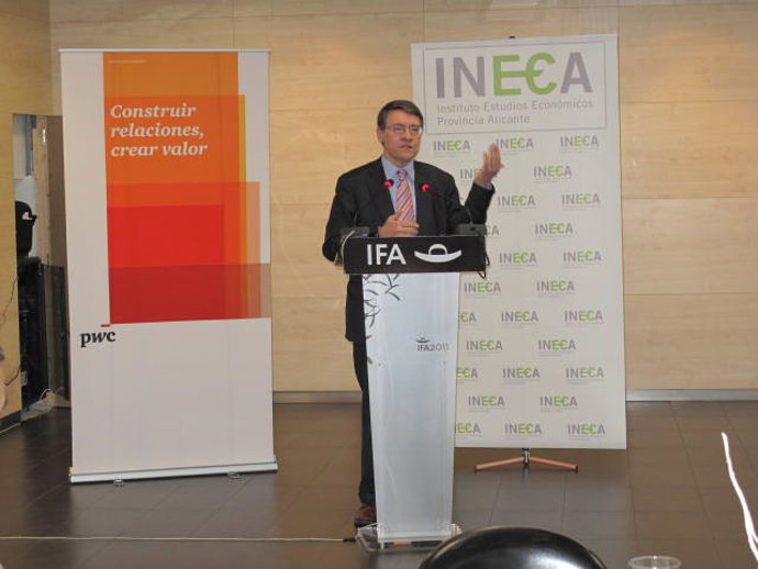 Jordi Sevilla, durante su intervención en Alicante