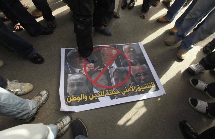 Simpatizantes de Hamás se manifiestan contra la Autoridad Palestina de Abbas