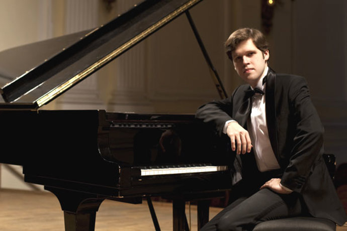 El pianista Andrey Yaroshinsky antes de un concierto