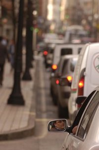 Vuelve a aumentar el tráfico en la capital pese a las recomendaciones de usar el transporte público