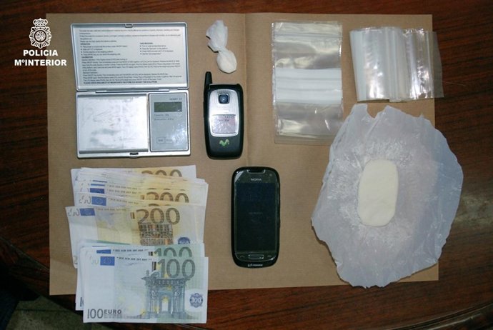 Policía Nacional (El CNP Detiene En Mérida A Una Joven Pareja Por Tráfico De Sus