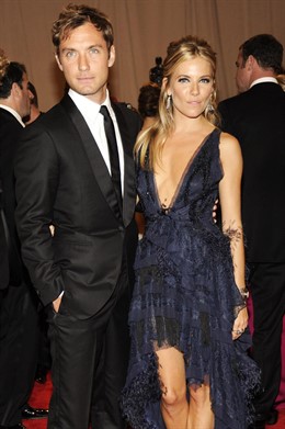 Jude Law y Sienna Miller 