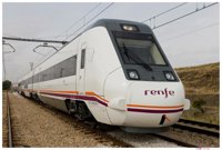 Renfe hará una encuesta entre viajeros para decidir si los Alvia de Asturias salen marcha atrás de la estación de León