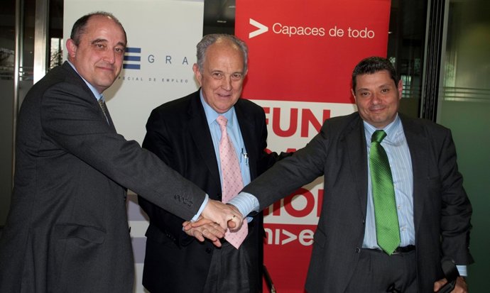 Firma de Integra CEE y FUndación Universia para inserción laboral de discapacita