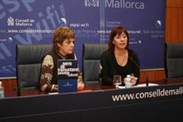 Maria Lluïsa Dubón y Francina Armengol.