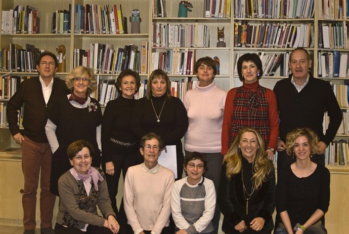 Joaquín Laborda junto a parte del equipo de voluntariado en la sede de Medicus M