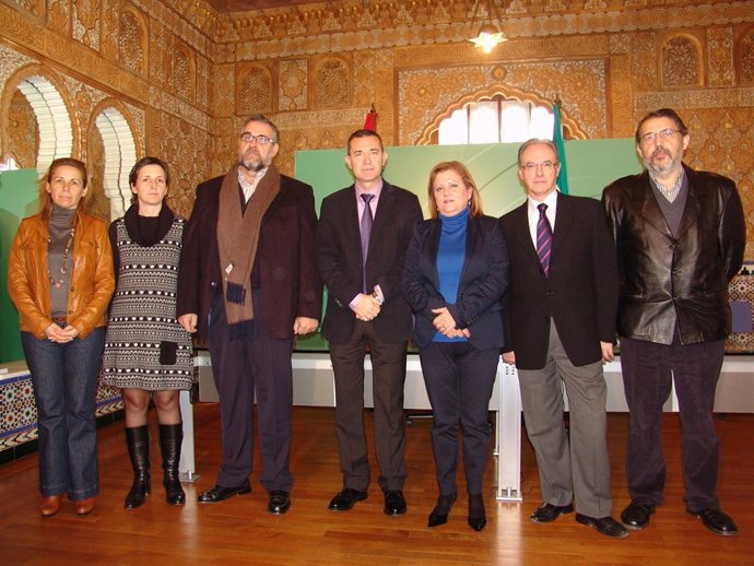 En el centro, el delegado provincial de Economía de la Junta en Almería, Juan Ca