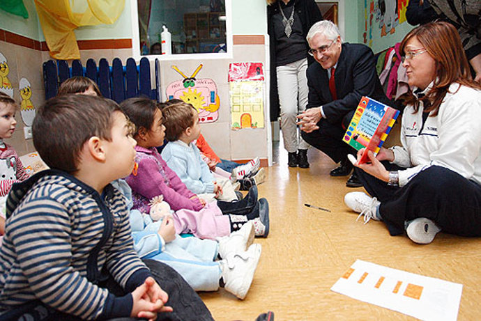 Barreda con niños en Guadalajara 
