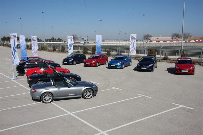 Vehículos cedidos por Mazda a la escuela de conducción TAC