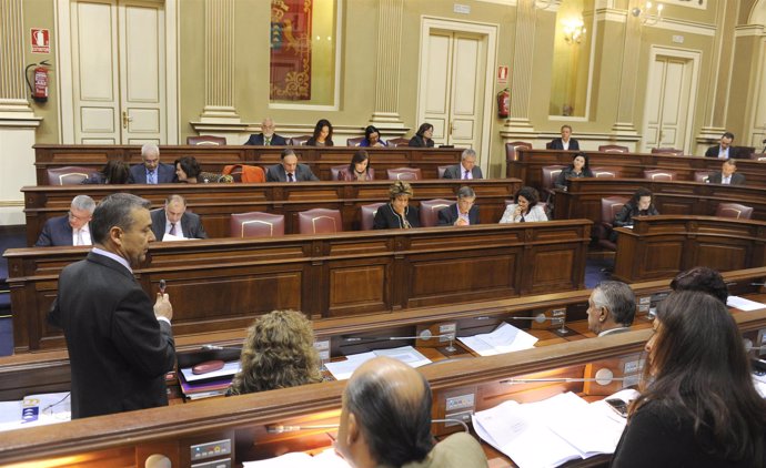Fotos El Presidente Del Gobierno De Canarias Asiste Al Pleno Del Parlamento De C