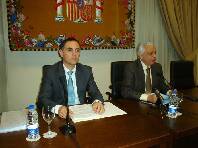López Luna y Prieto en la presentación del balance de INSS en Málaga