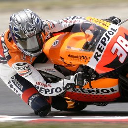 piloto motos 125cc británico Bradley Smith (Aprilia) 