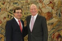 El Rey Don Juan Carlos recibe en audiencia en el Palacio de la Zarzuela al presidente de la Junta de Extremadura