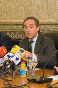 Nicolás (CECAM), partidario de aumentar la deuda de las CCAA si es para mejorar los servicios de los ciudadanos