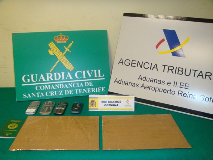 La droga venía en forma de planchas dentro de un portafolio