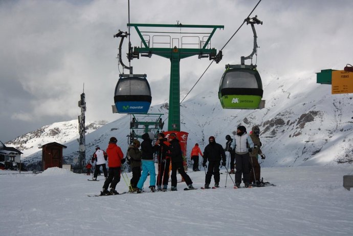El buen tiempo acompañará a los esquiadores