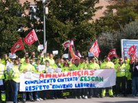 Unos 300 conductores de ambulancia de C-LM se concentran para reclamar el pago de sus nóminas tras 3 meses de atrasos