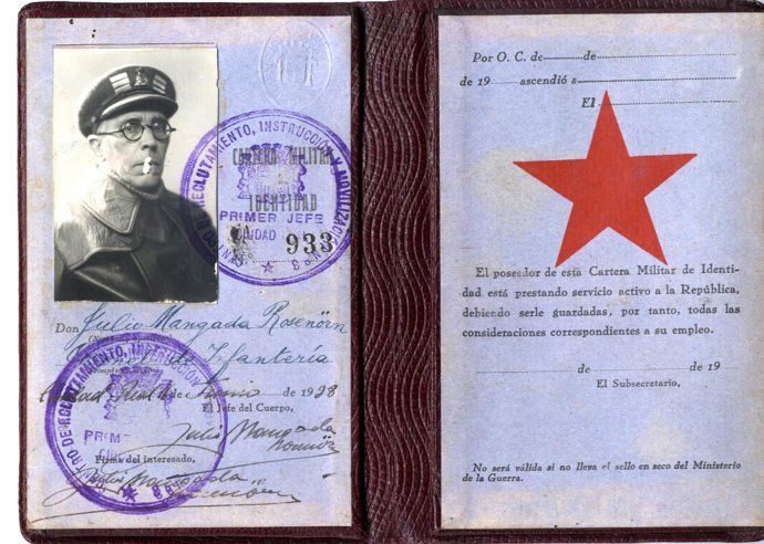 NP: El Ministerio De Cultura Recibe Una Importante Colección Del Teniente Corone