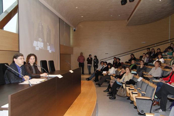 El conseller Vicenç Thomàs en unas jornadas de salud y género