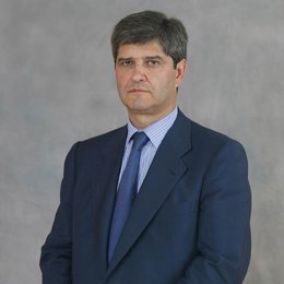 fernando martin presidente real madrid plano medio