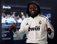 Fútbol.- Adebayor: "Espero quedarme aquí por mucho tiempo" 