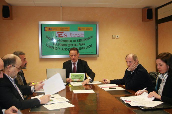 El subdelegado del Gobierno en Valladolid, Cecilio Vadillo, preside la reunión d