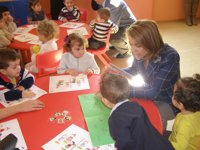 Cospedal cree que las "subvenciones sin parar" o trabajos para "dos o tres meses" no son fórmulas para crear empleo