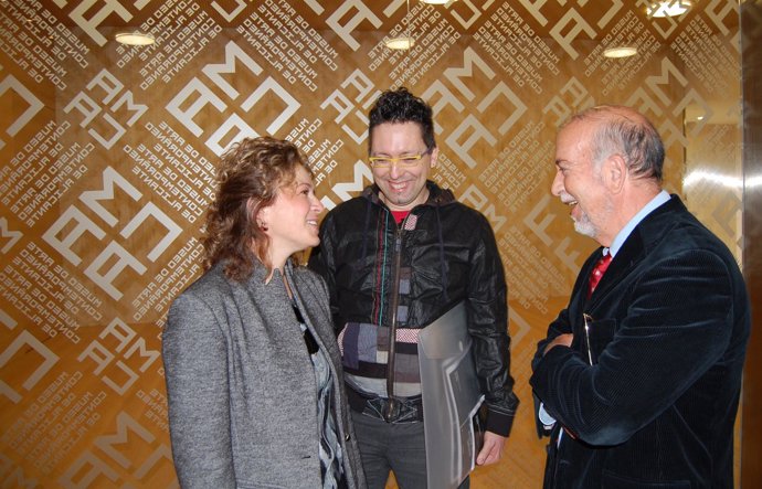Miguel Valor, Josefina Bueno y Carles Cortès, antes de la presentación