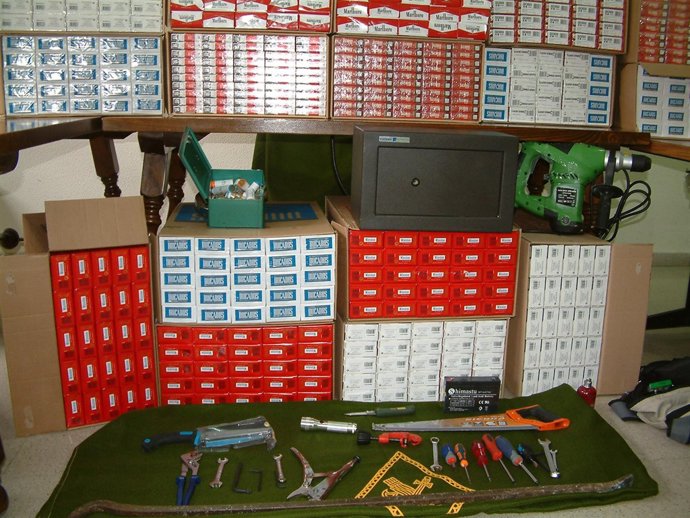 Material incautado por los agentes