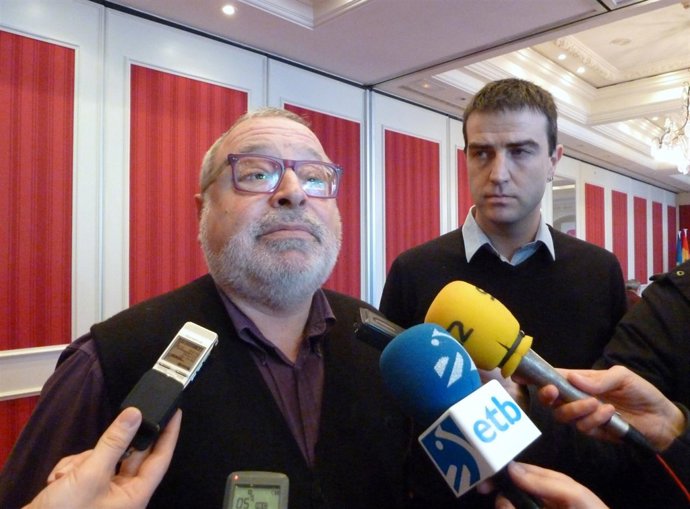 Savater y Maneiro en San Sebastián.