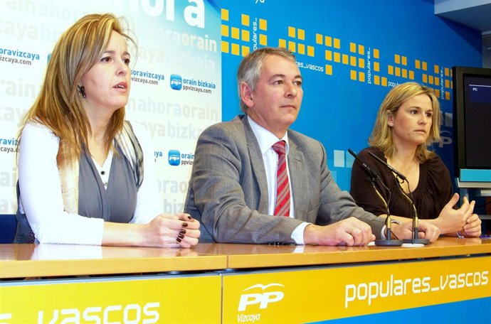 Cristina Ruiz, Anton Damborenea y Esther Martínez.