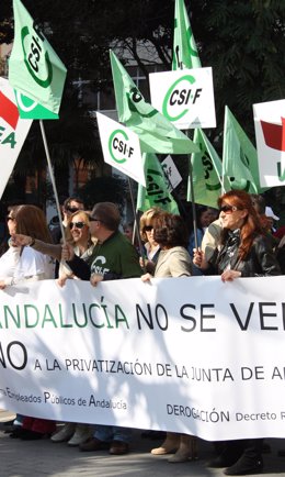 NP Manifestacion Trabajadores De La Junta