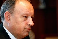 Antón Louro advierte de que el proyecto del nuevo hospital de Pontevedra "dualiza" la sanidad