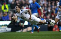 Inglaterra arrolla a Italia