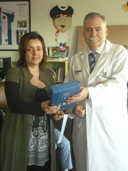Donación de libros al General de Alicante