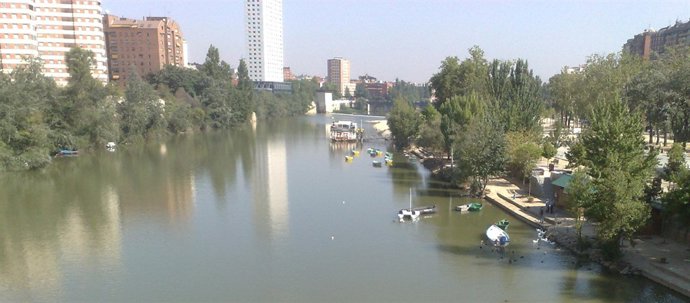 Río Pisuerga a su paso por Valladolid.