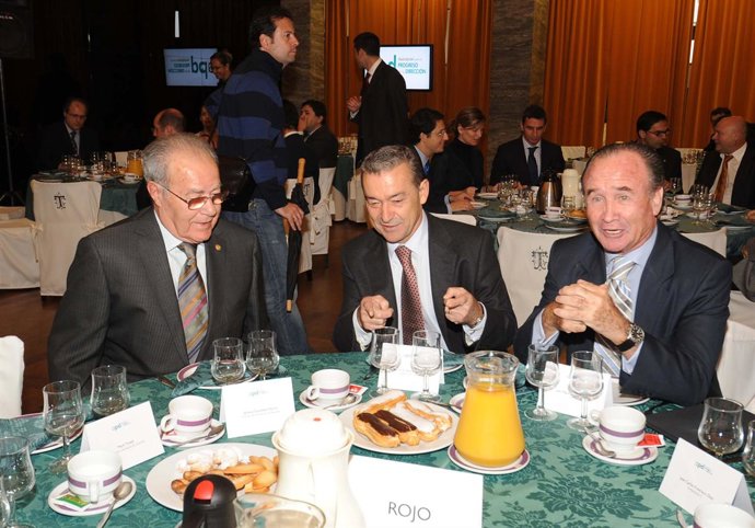 El Presidente Del Gobierno De Canarias Participa En Un Desayuno De Trabajo Organ