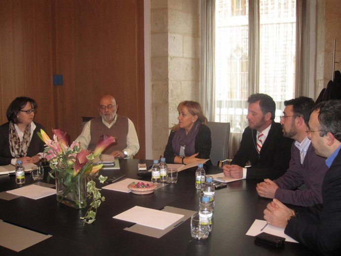 Reunión de la Diputación y los hosteleros