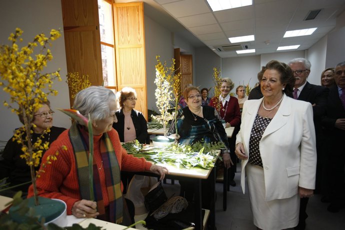 Barberá durante su visita a la Fundación de Jardinería