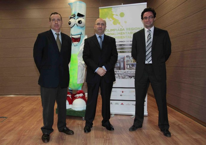 De izquierda a derecha, Francisco Martín, Carlos Romero y Alejandro Pérez Pastor