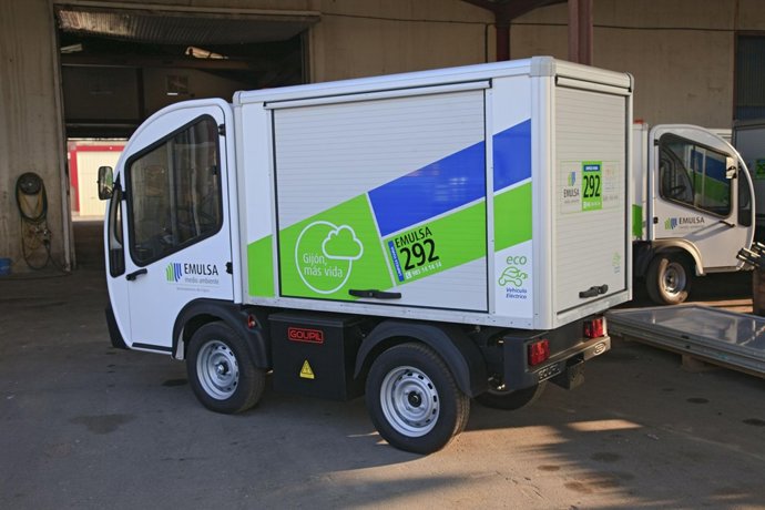 Vehículo eléctrico de Parques y Jardines de Emulsa
