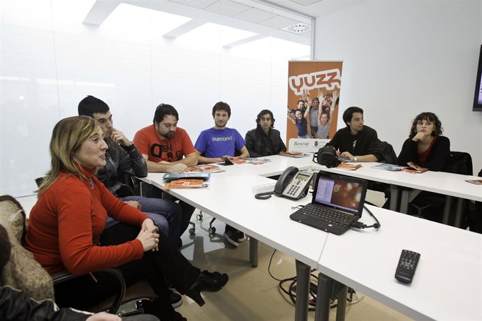 Gómez de Diego con jóvenes