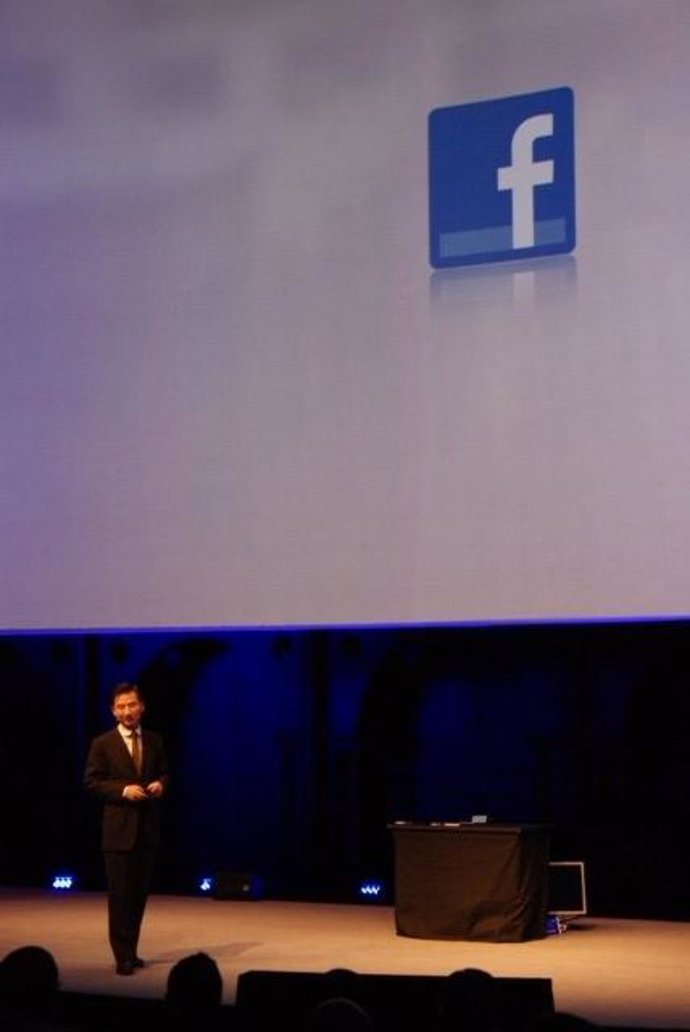 Presentación de HTC y Facebook Phone 