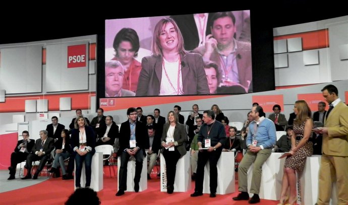 Foto Intervención Eugenia En Comité Municipal PSOE En Sevilla