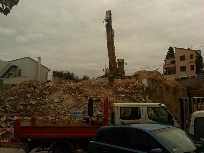 Derribo hostal Sayonara