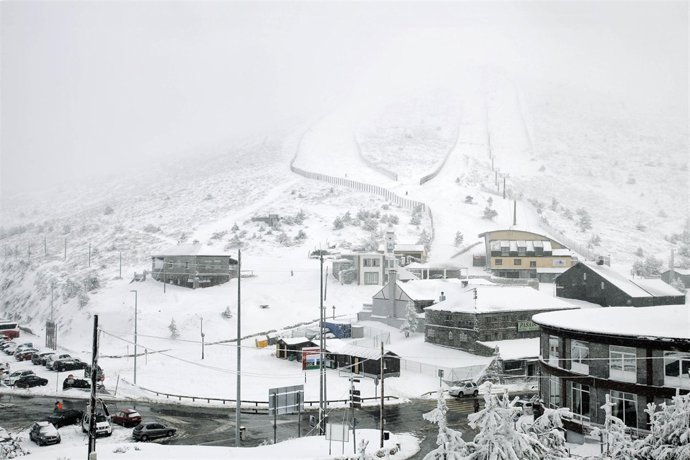 Fotografías De La Presidenta De La Comunidad, Esperanza Aguirre, En La Visita Al