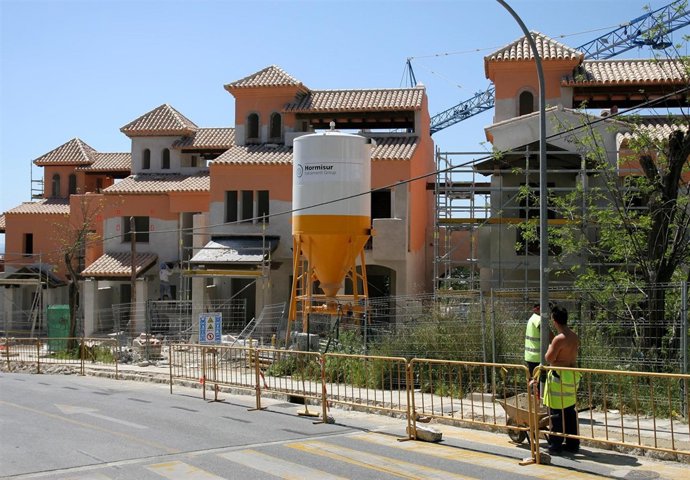 Obras de una urbanización de casas de Marbella