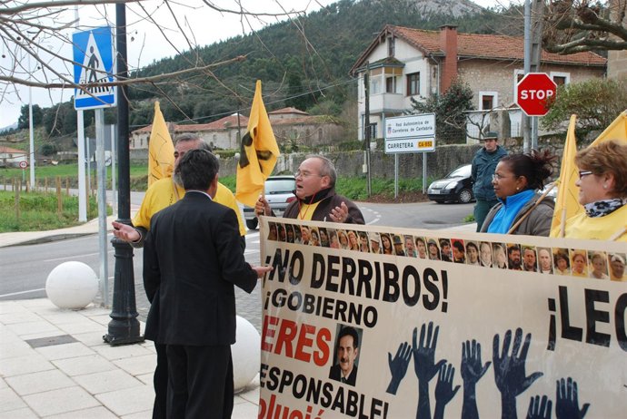 Revilla dialoga con representantes de AMA